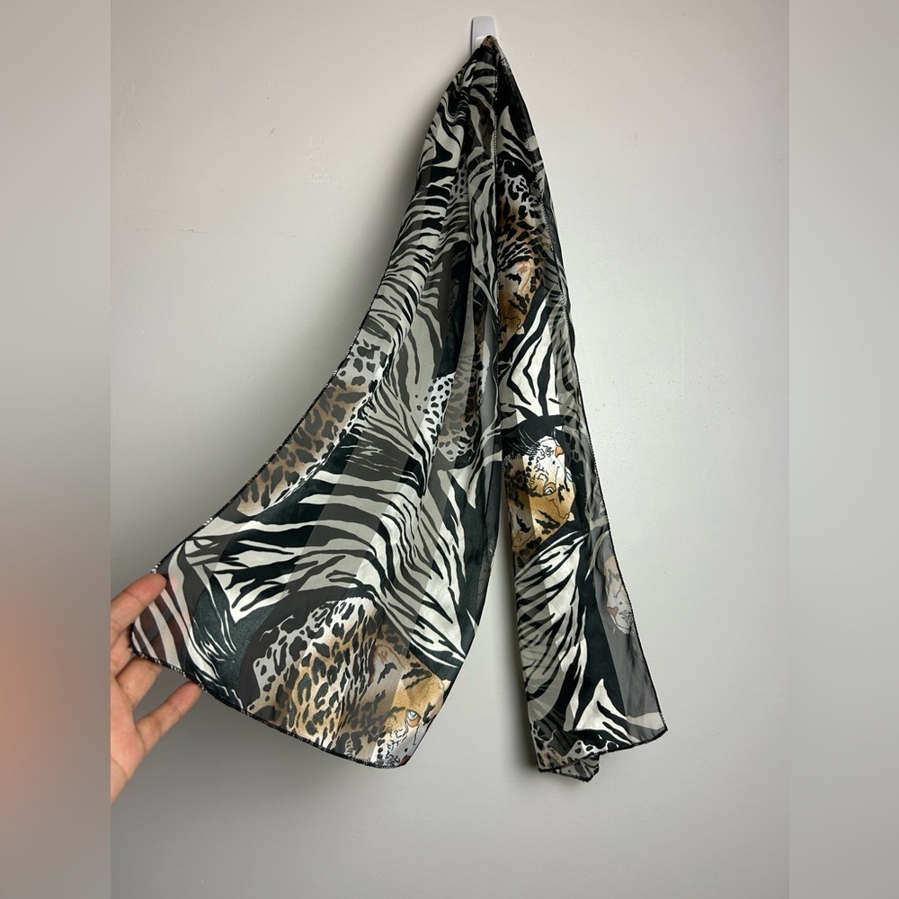 Vintage Y2K 90s  Boho Leopard‎ Print Graphic Silk blend Satin unbranded Scarf